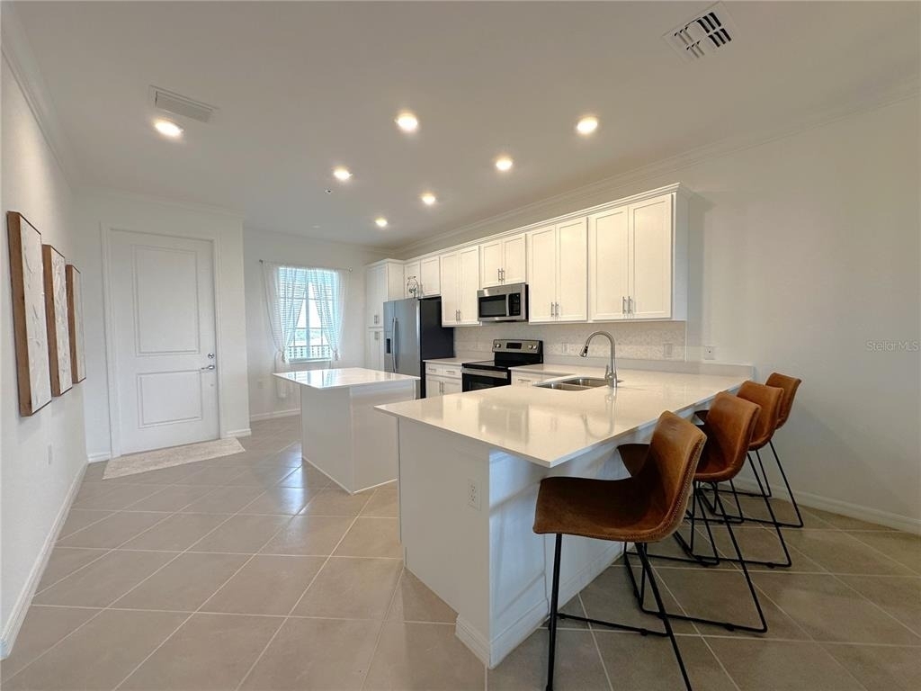 14121 Heritage Landing Boulevard - Photo 3