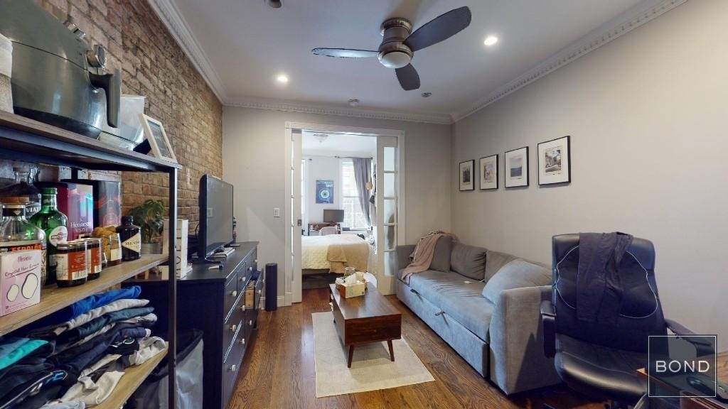 Second Avenue - Photo 1