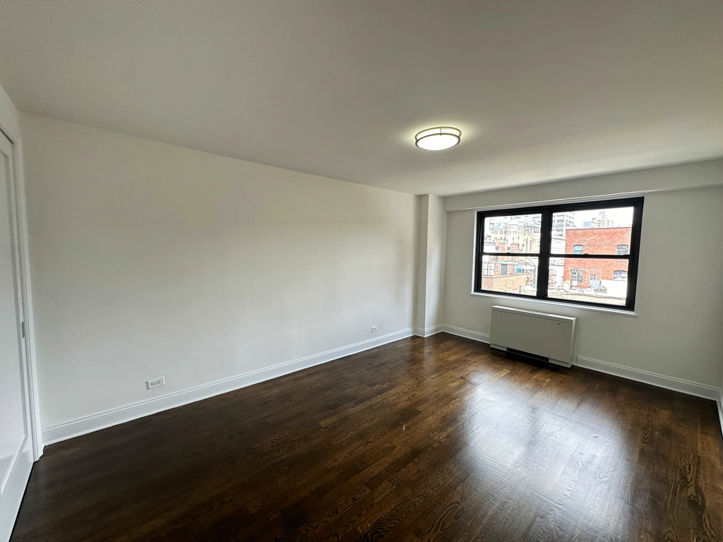 145 East 16th Street - Photo 1