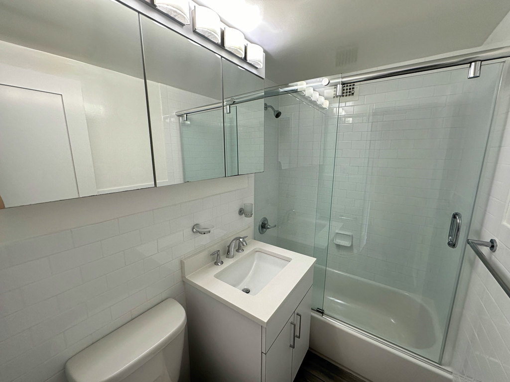 145 East 16th Street - Photo 5