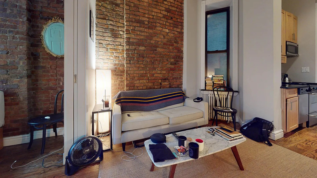 246 Mott Street - Photo 2