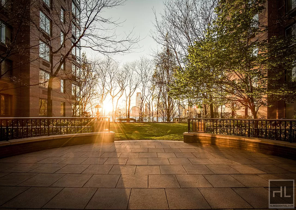 Battery Place - Photo 8