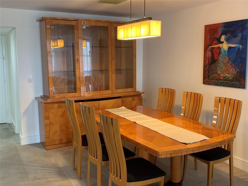 1000 Parkview Drive - Photo 2