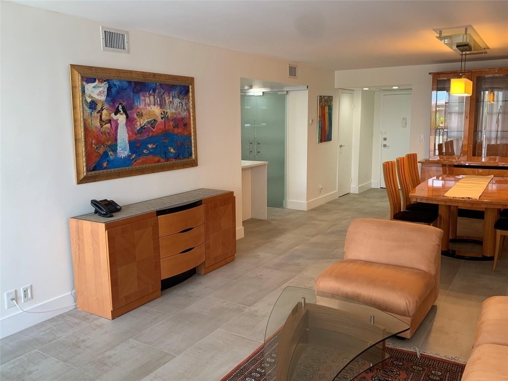 1000 Parkview Drive - Photo 1