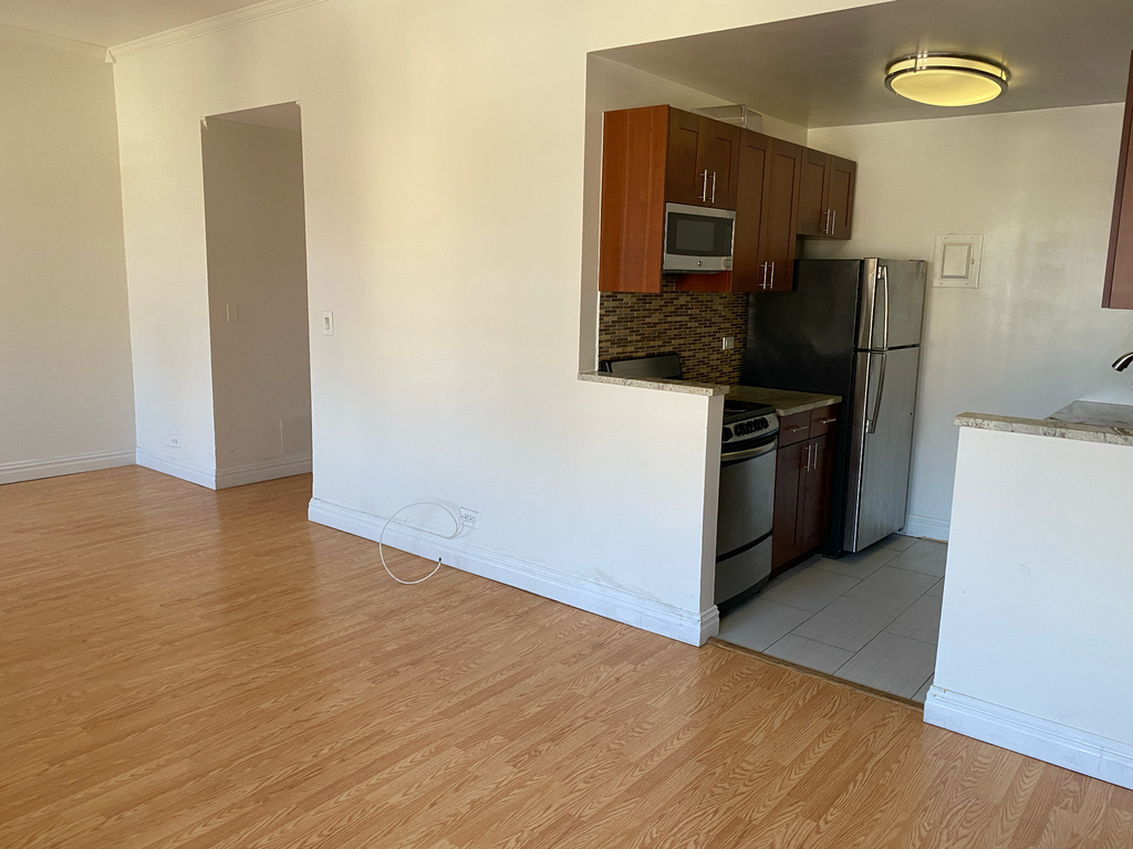 West 34th Street - Photo 2