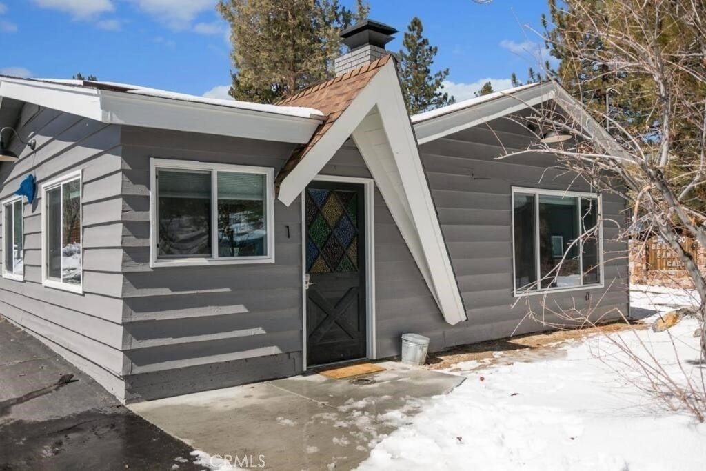 560 Edgemoor - Photo 0