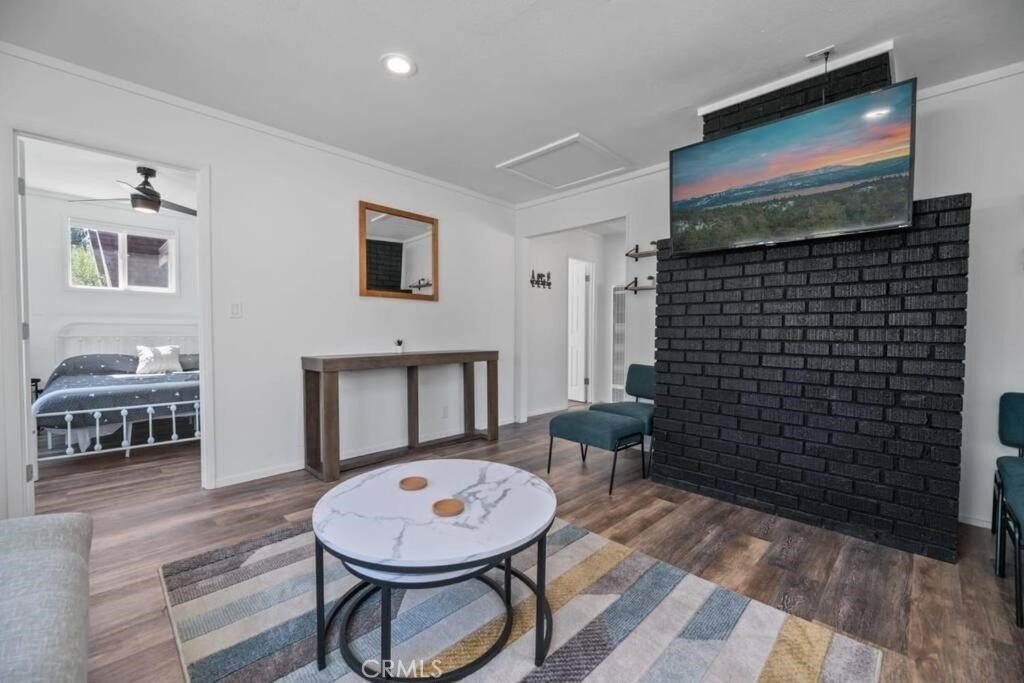 560 Edgemoor - Photo 2