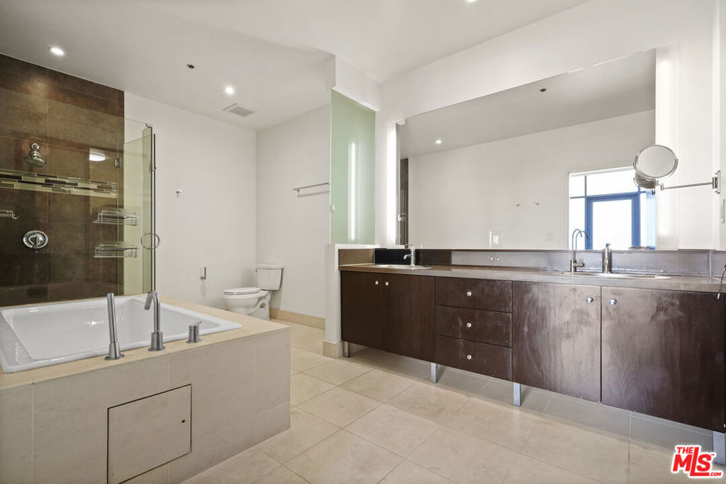 1100 S Hope Street - Photo 26