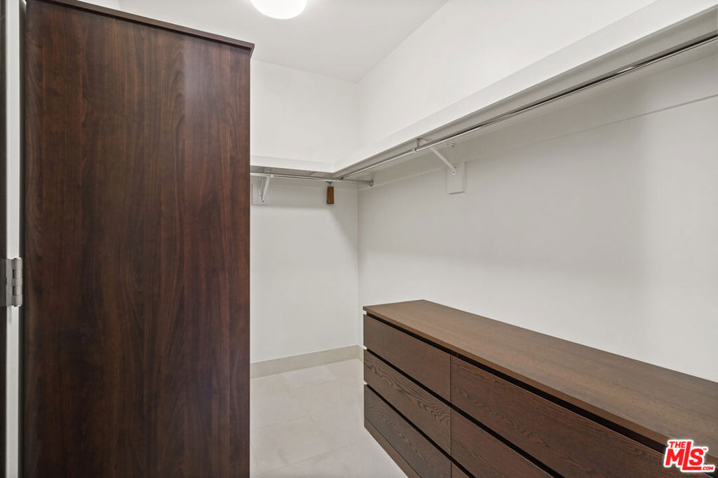 1100 S Hope Street - Photo 34