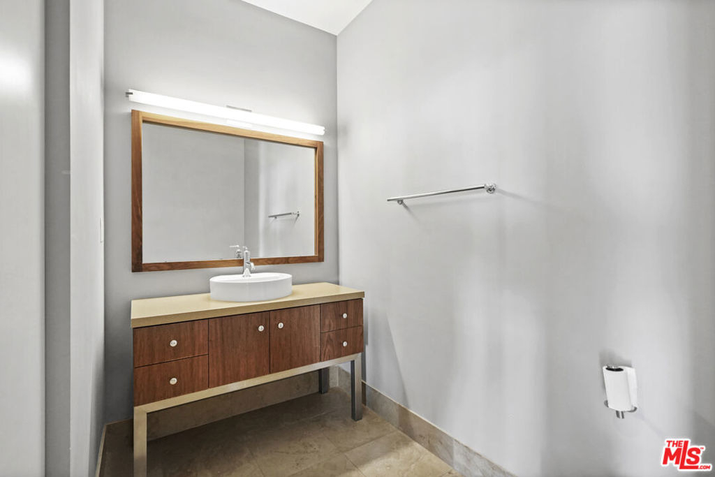 1100 S Hope Street - Photo 35