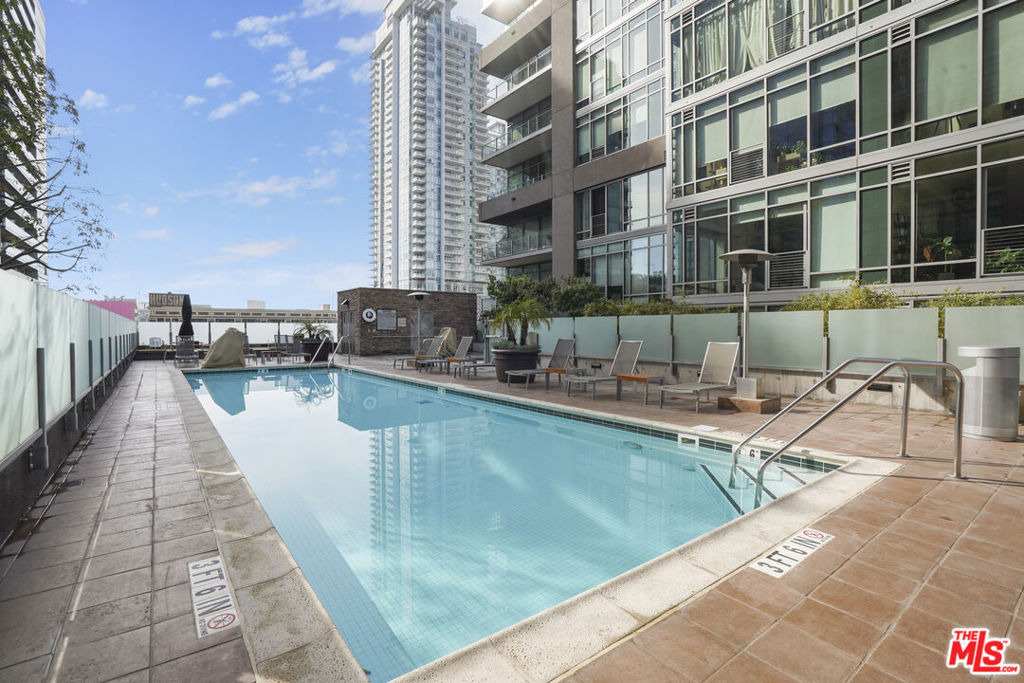 1100 S Hope Street - Photo 44