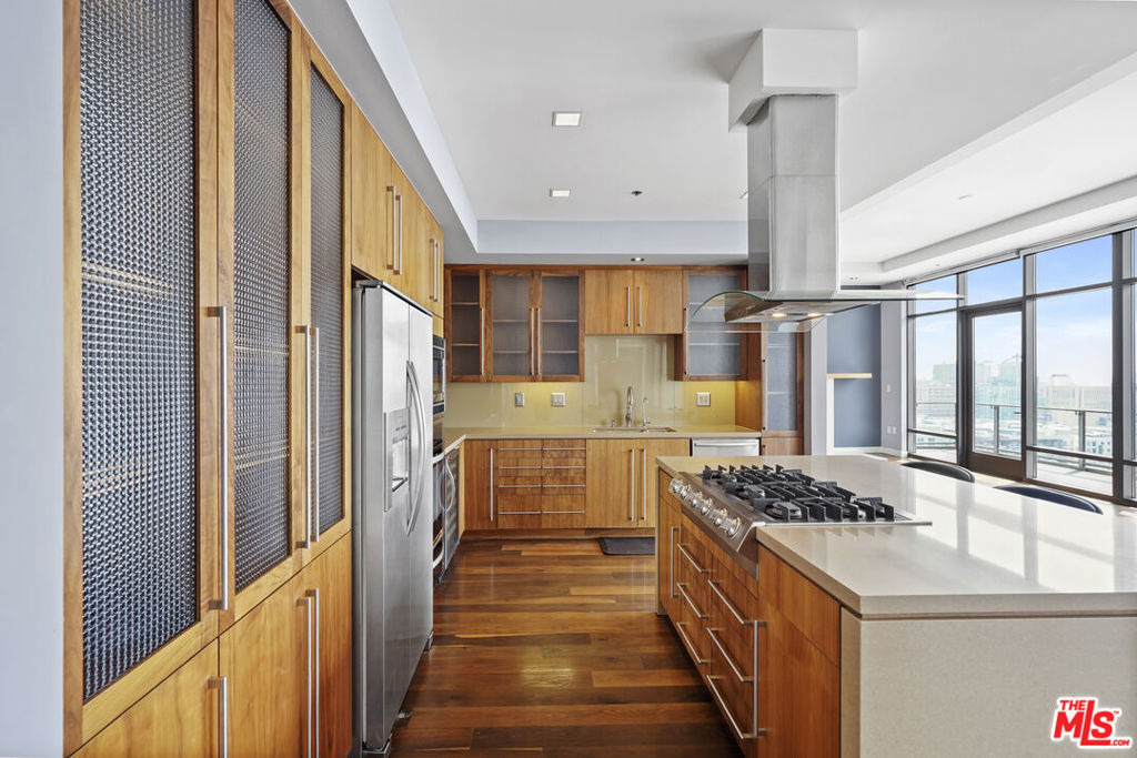 1100 S Hope Street - Photo 8