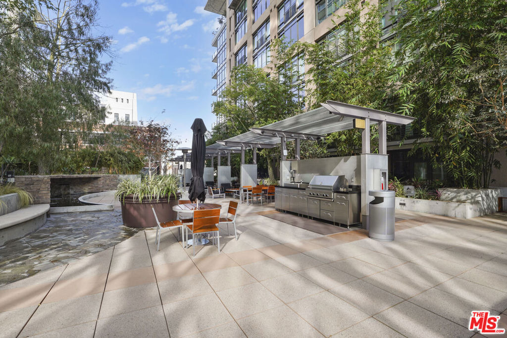 1100 S Hope Street - Photo 43