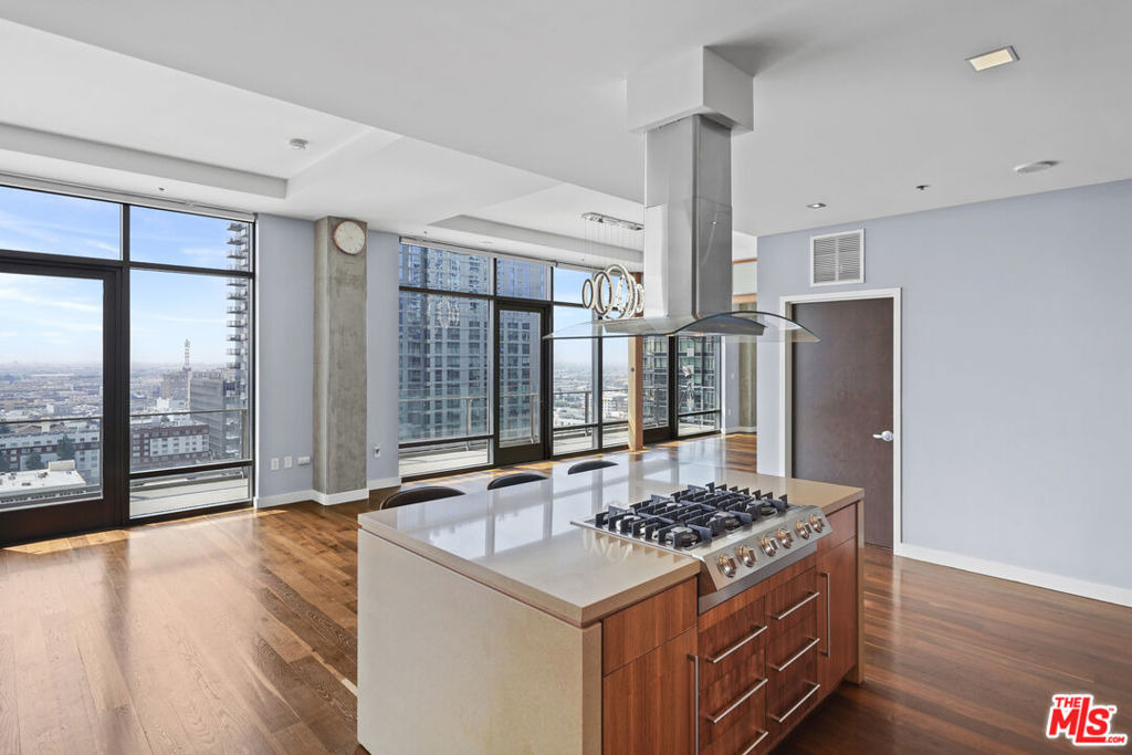 1100 S Hope Street - Photo 6