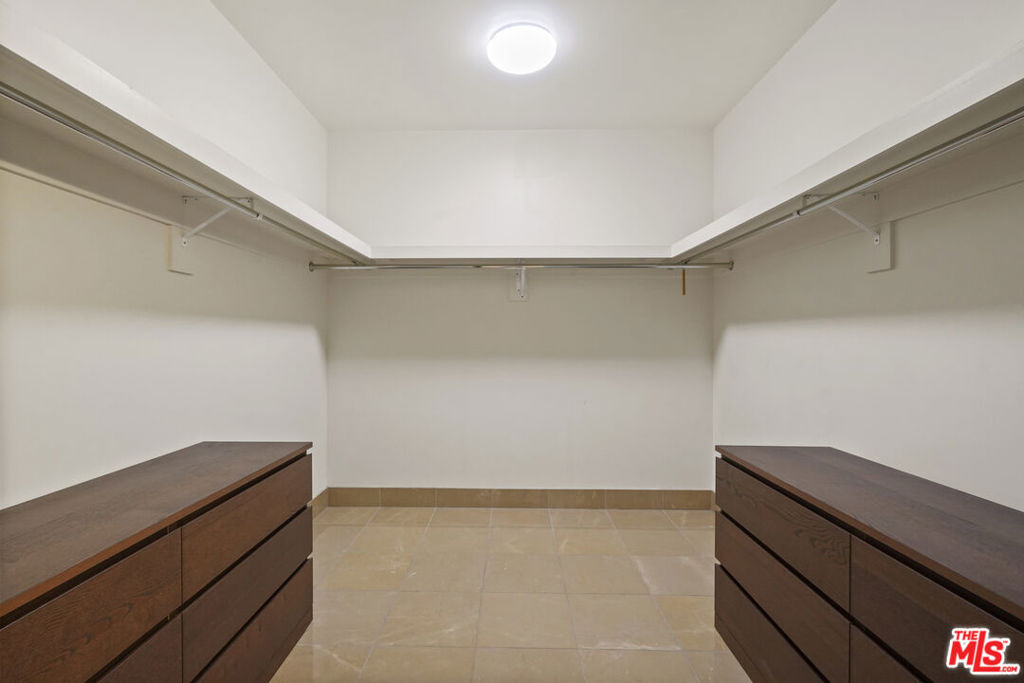1100 S Hope Street - Photo 28