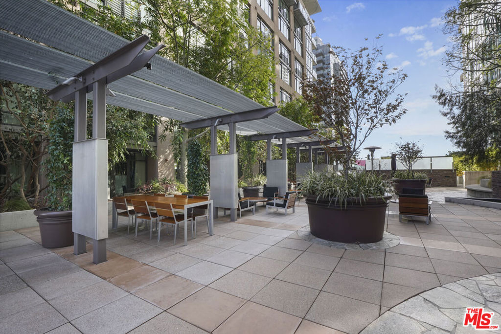 1100 S Hope Street - Photo 41