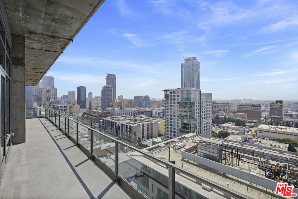 1100 S Hope Street - Photo 16