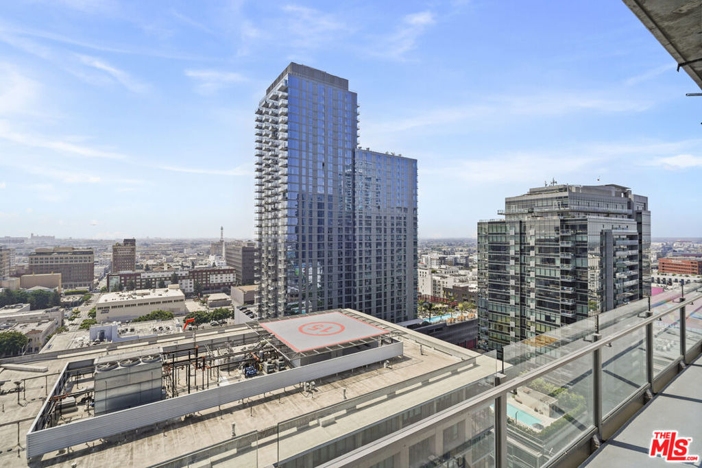 1100 S Hope Street - Photo 19
