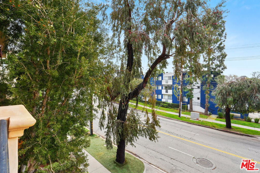 16123 W Sunset Boulevard - Photo 21
