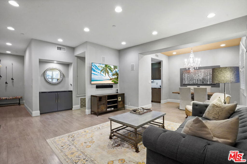 16123 W Sunset Boulevard - Photo 0