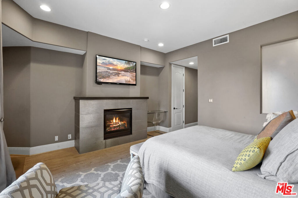 16123 W Sunset Boulevard - Photo 15