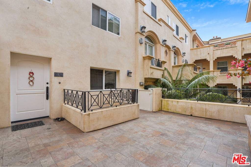 16123 W Sunset Boulevard - Photo 31