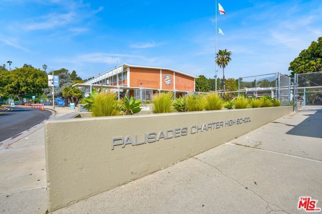 16123 W Sunset Boulevard - Photo 40