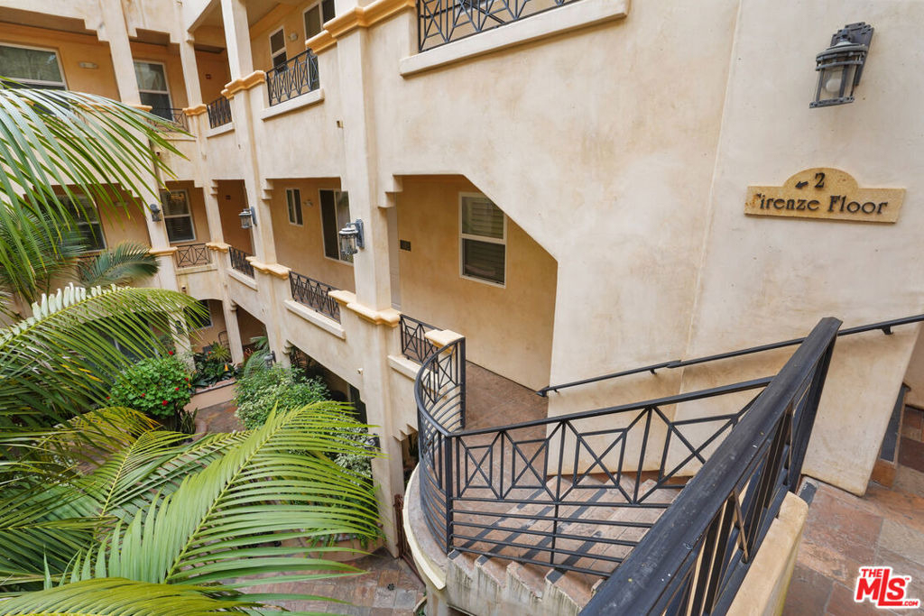 16123 W Sunset Boulevard - Photo 32