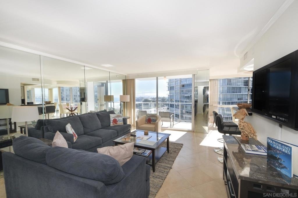 1810 Avenida Del Mundo - Photo 1