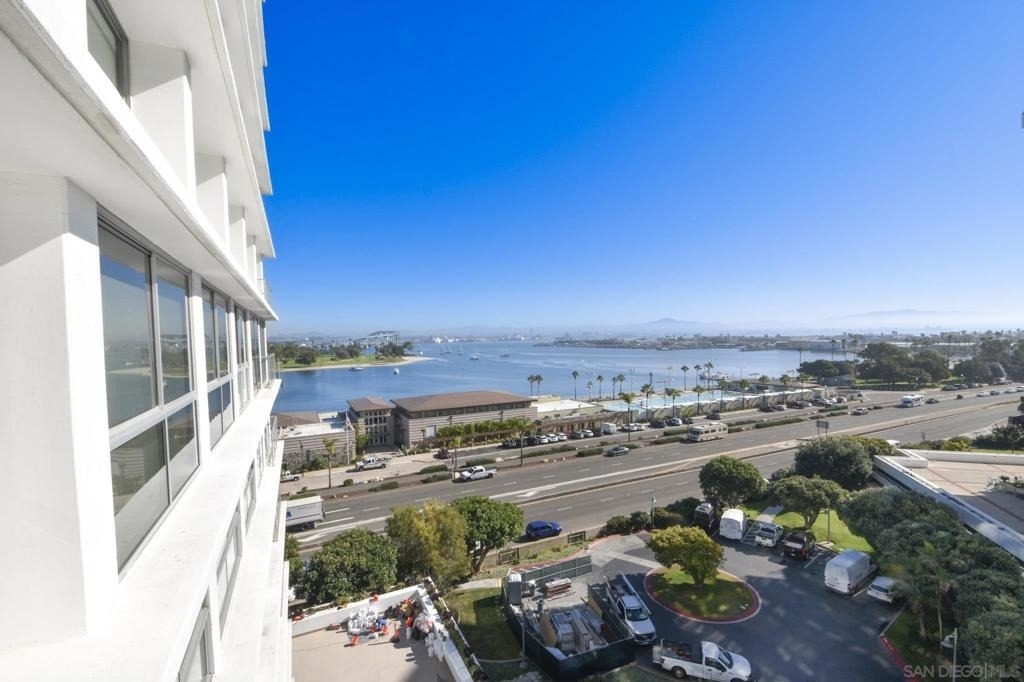 1810 Avenida Del Mundo - Photo 7