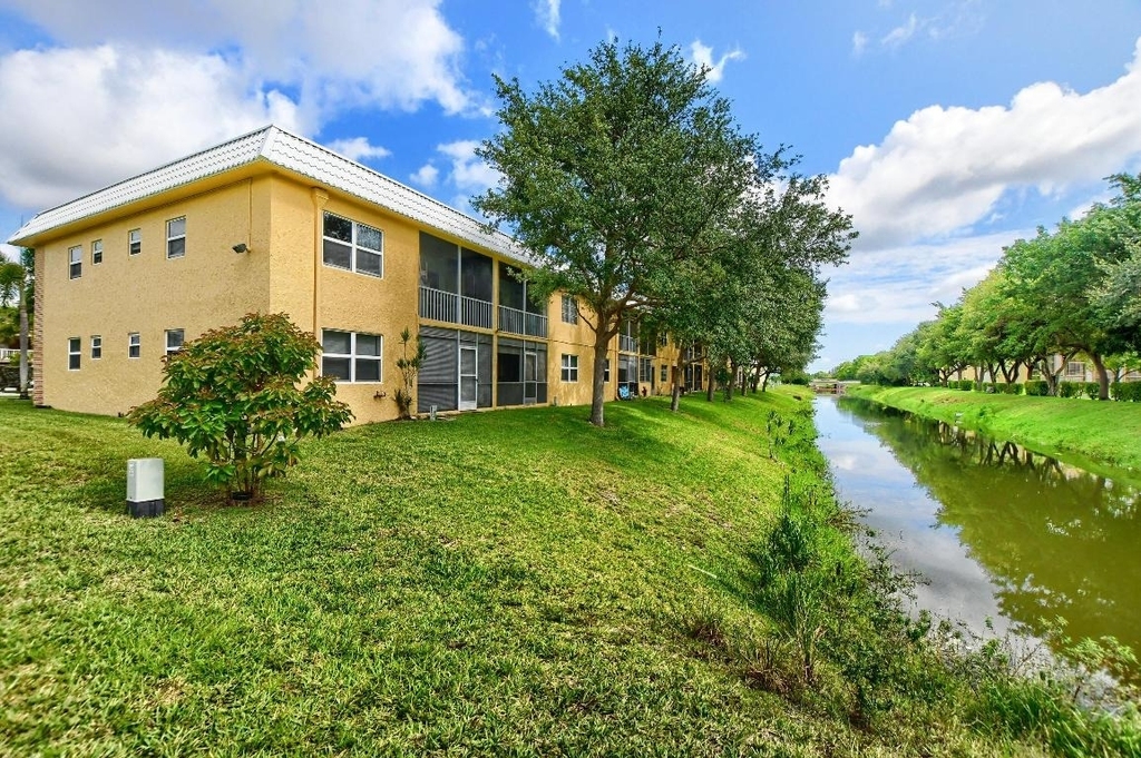 9826 Marina Boulevard - Photo 18