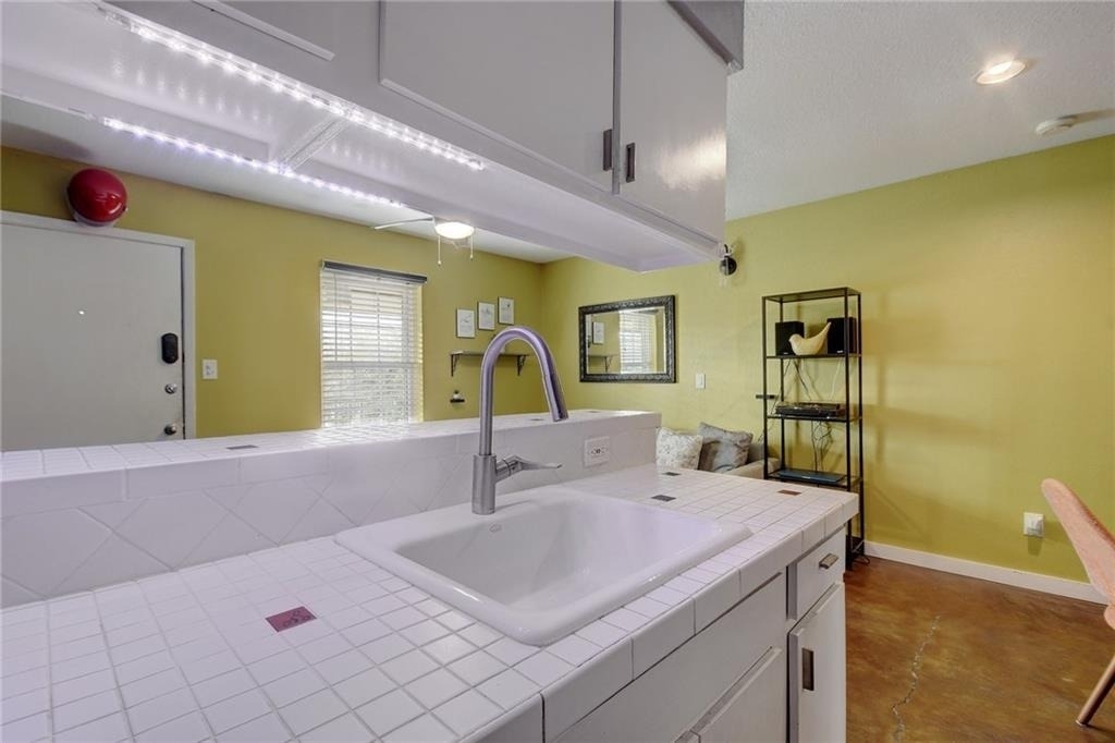 2302 East Side Dr - Photo 13