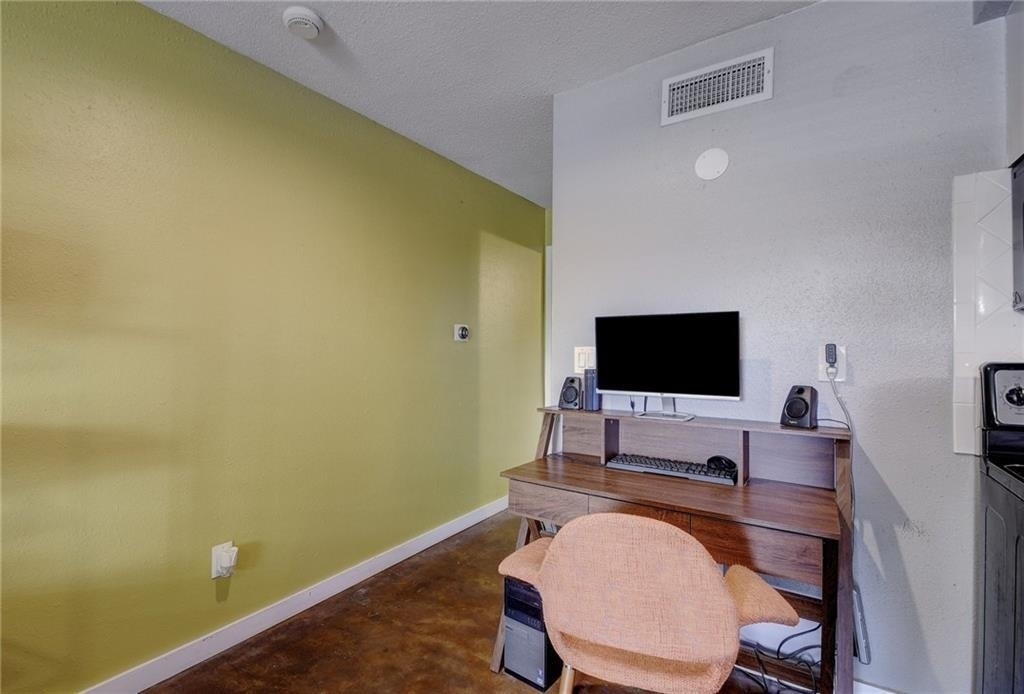 2302 East Side Dr - Photo 15