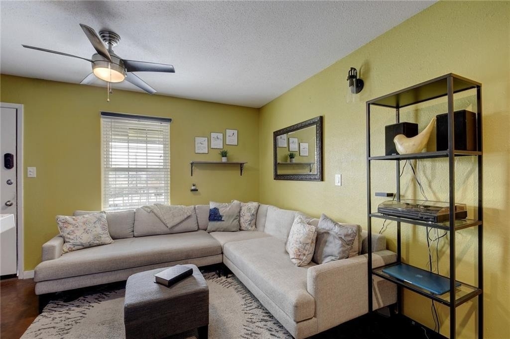 2302 East Side Dr - Photo 6