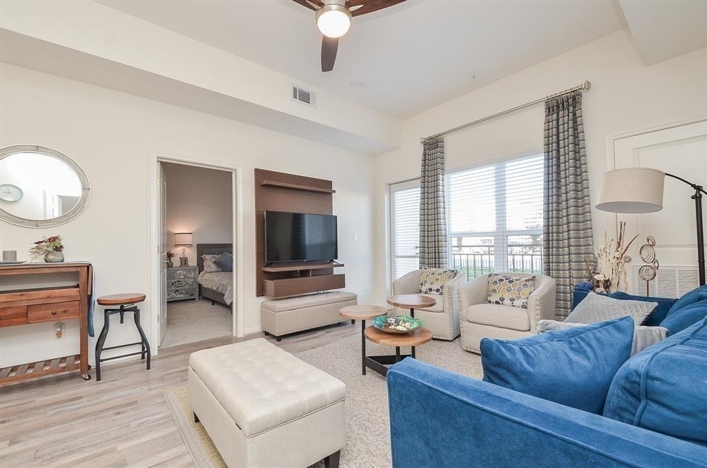 1207 Grand West Boulevard - Photo 2