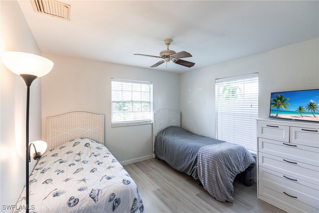 1912 Sheffield Avenue - Photo 21