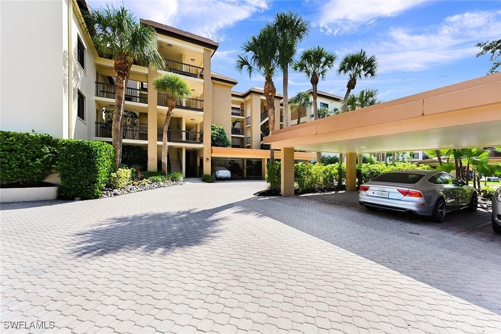 6770 Pelican Bay Boulevard E - Photo 25