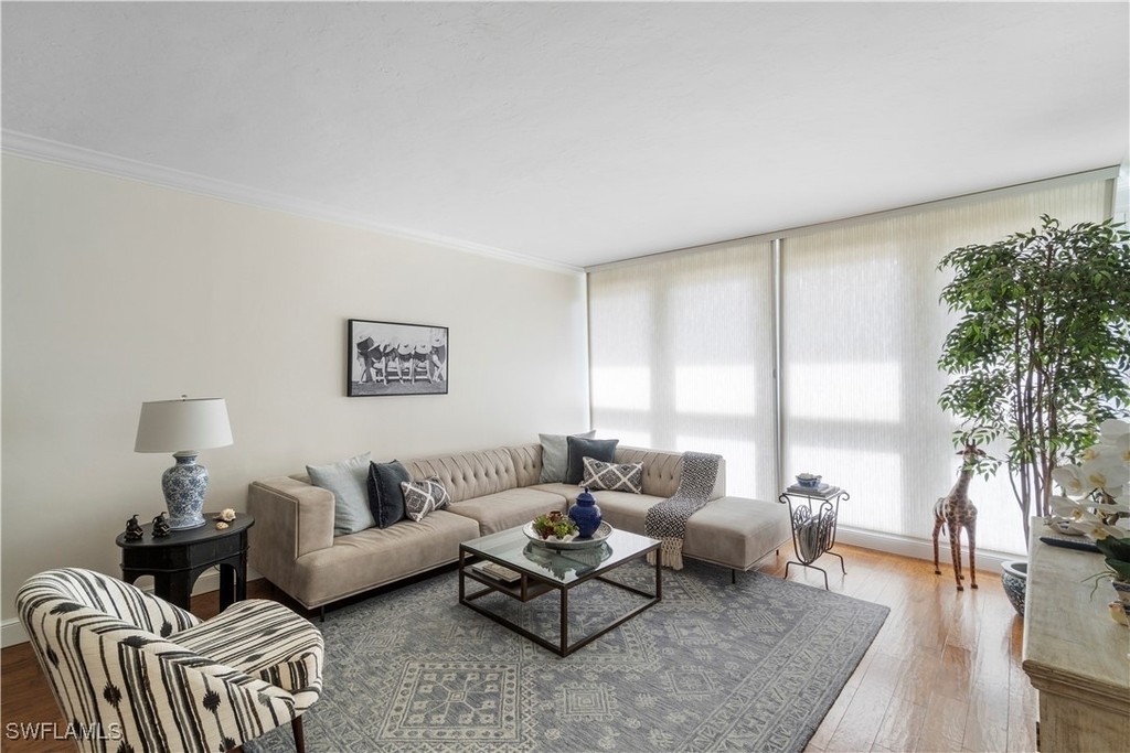 4031 Gulf Shore Boulevard N - Photo 4