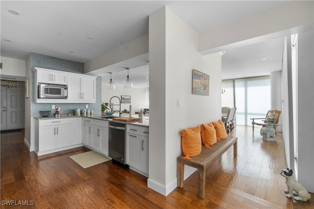 4031 Gulf Shore Boulevard N - Photo 8