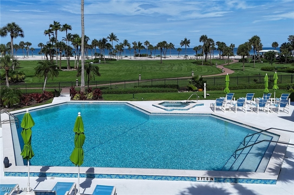 4031 Gulf Shore Boulevard N - Photo 2