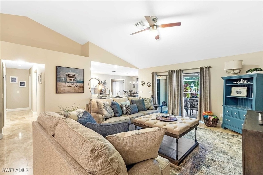 1026 Se 30th Street - Photo 5