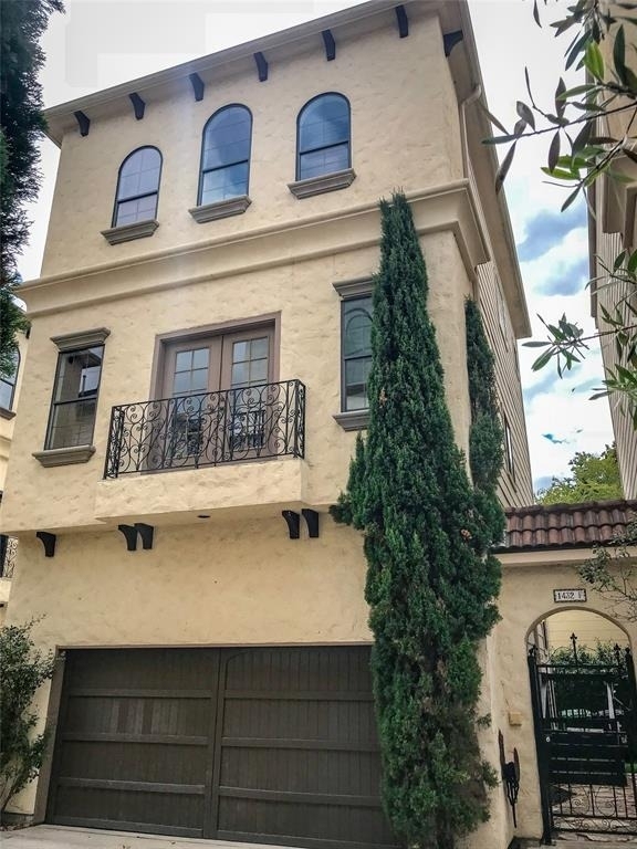 1432 W 21st Street - Photo 1