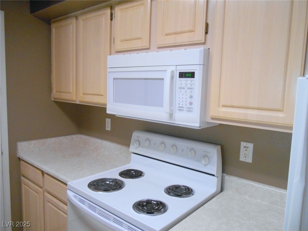 555 Silverado Ranch Boulevard - Photo 9