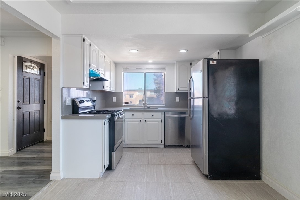 2200 Venus Avenue - Photo 10