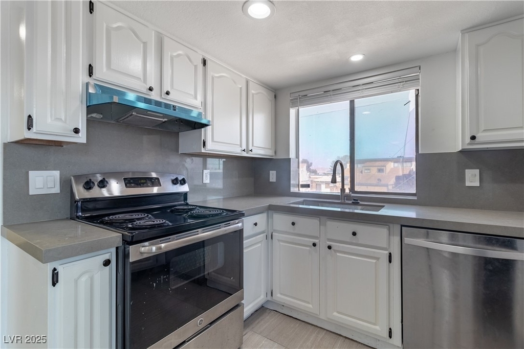 2200 Venus Avenue - Photo 11