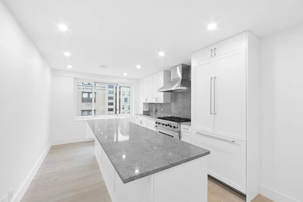 Copy of 920 Park Avenue, Unit 14bc - Photo 3