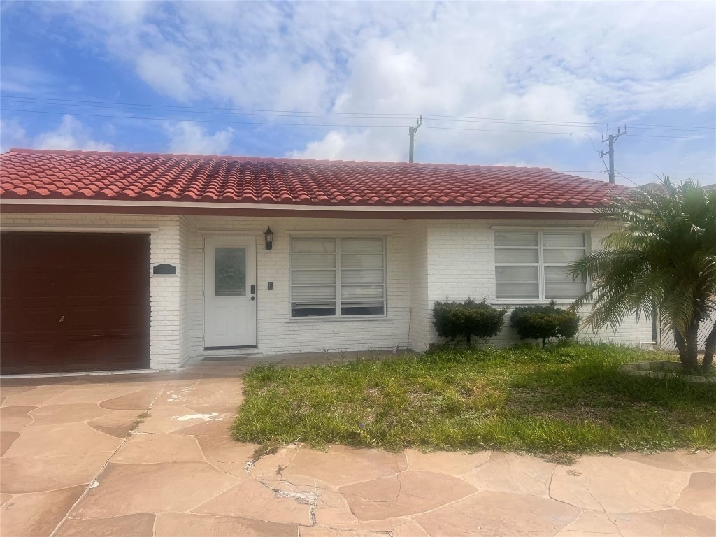 1741 Ne 39th Street - Photo 1