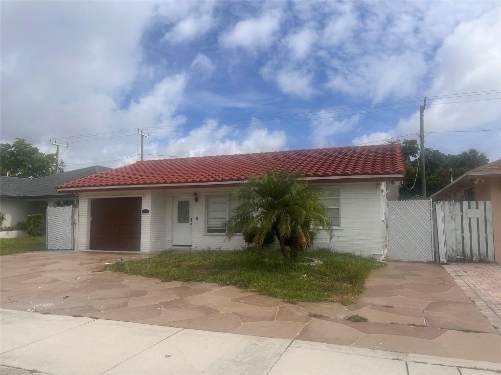 1741 Ne 39th Street - Photo 2