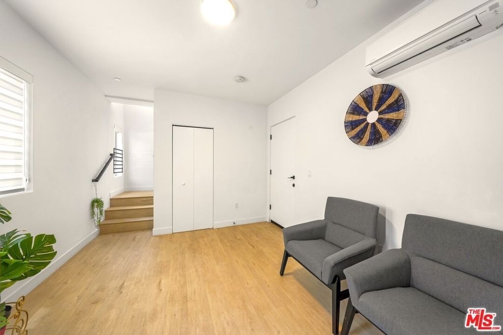 497 N St Andrews Place - Photo 21