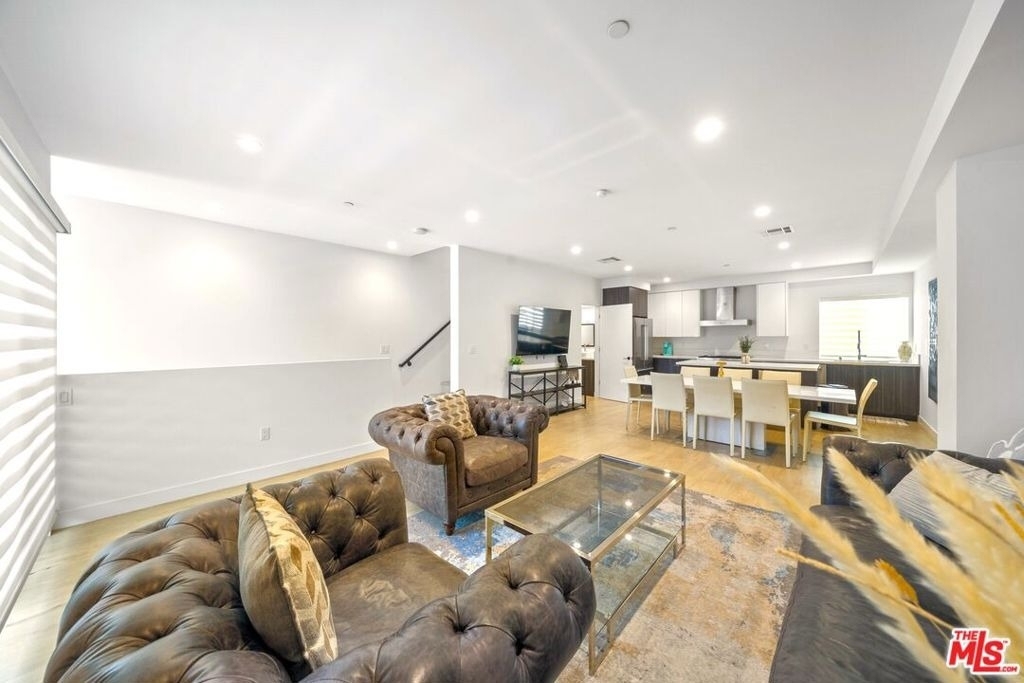 497 N St Andrews Place - Photo 12